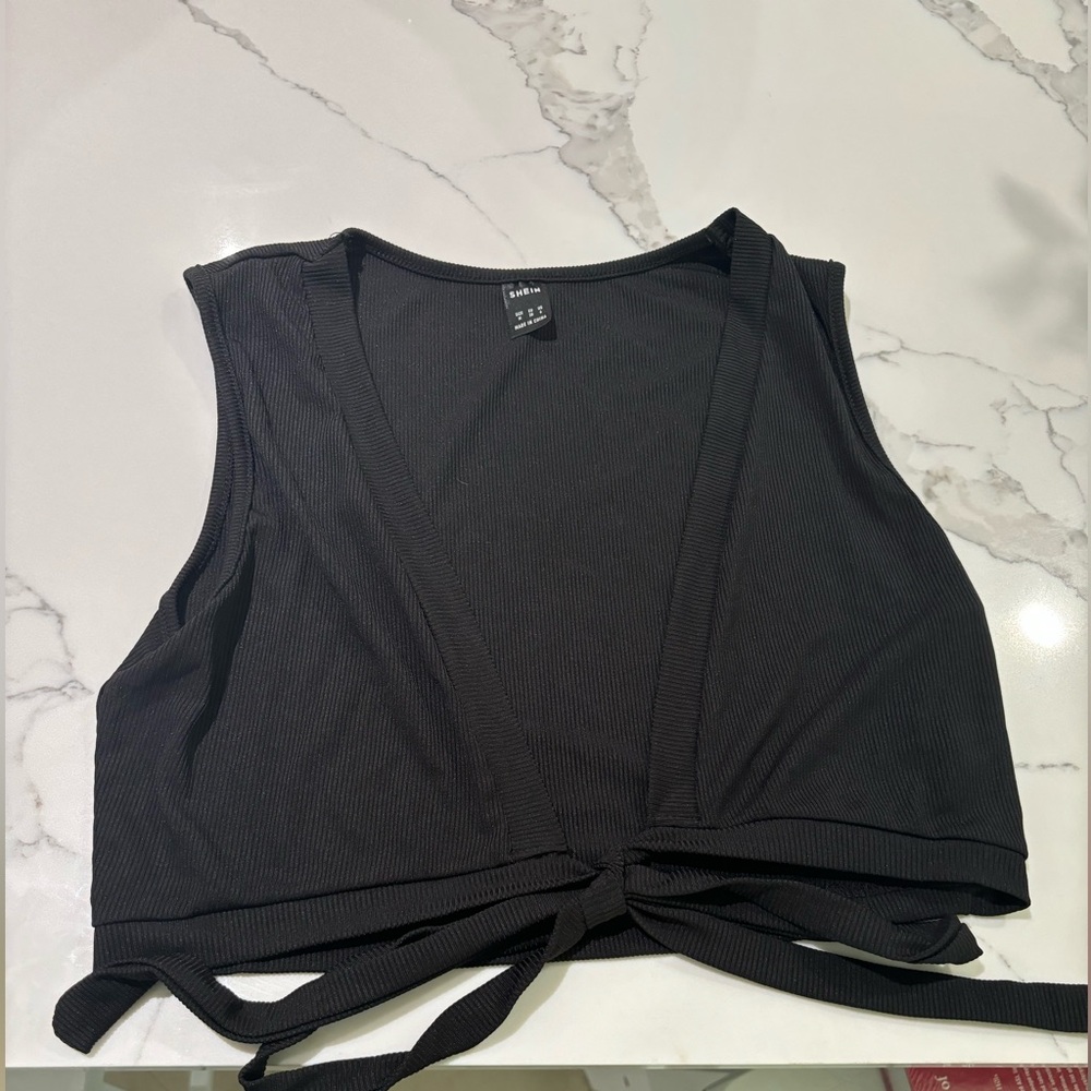 SHEIN open front, tie around crop top black size Medium